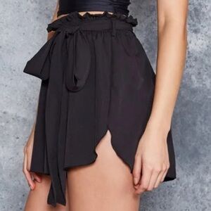 BlackMilk Black Flouncy Paperbag Waist Shorts - L